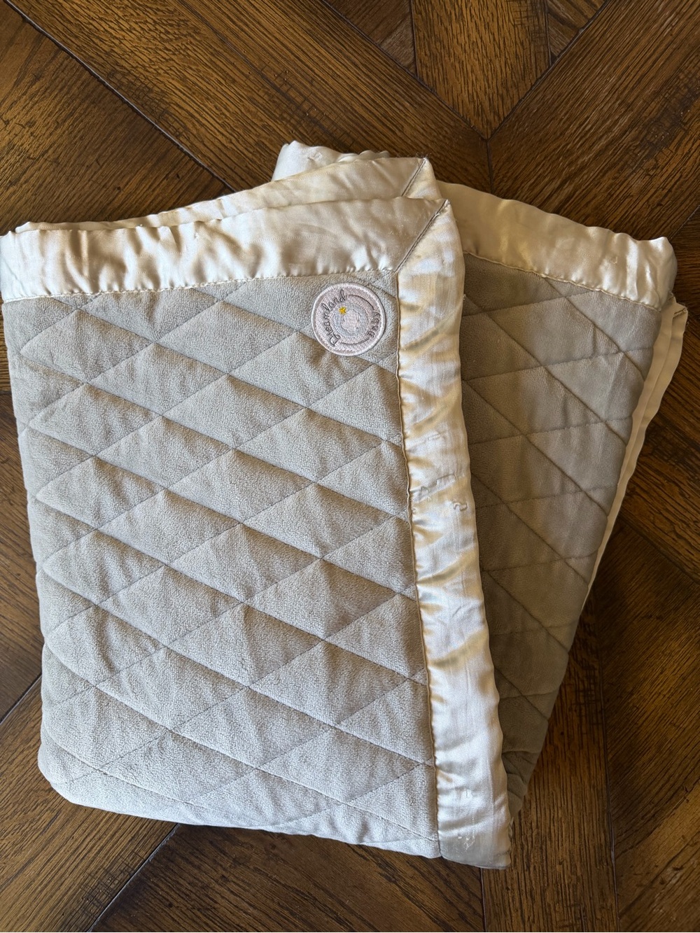 Dreamland Baby weighted toddler blanket with Satin Trim.  36”x48” Gently used .